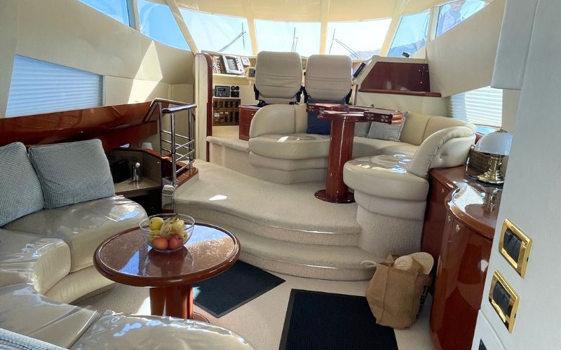 Private luxury yacht luxury amenities